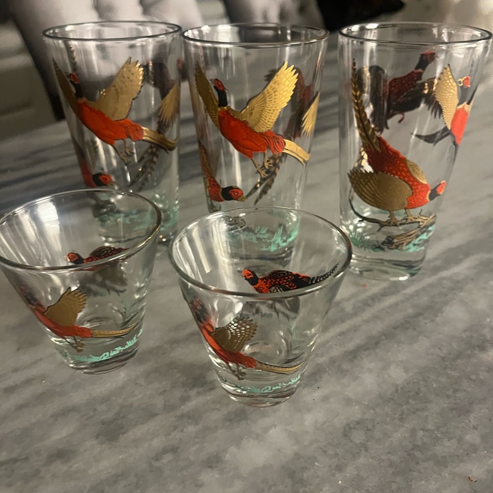 Vintage vibrant painted flying pheasant, hunting lodge, glasses set of 5 Culver